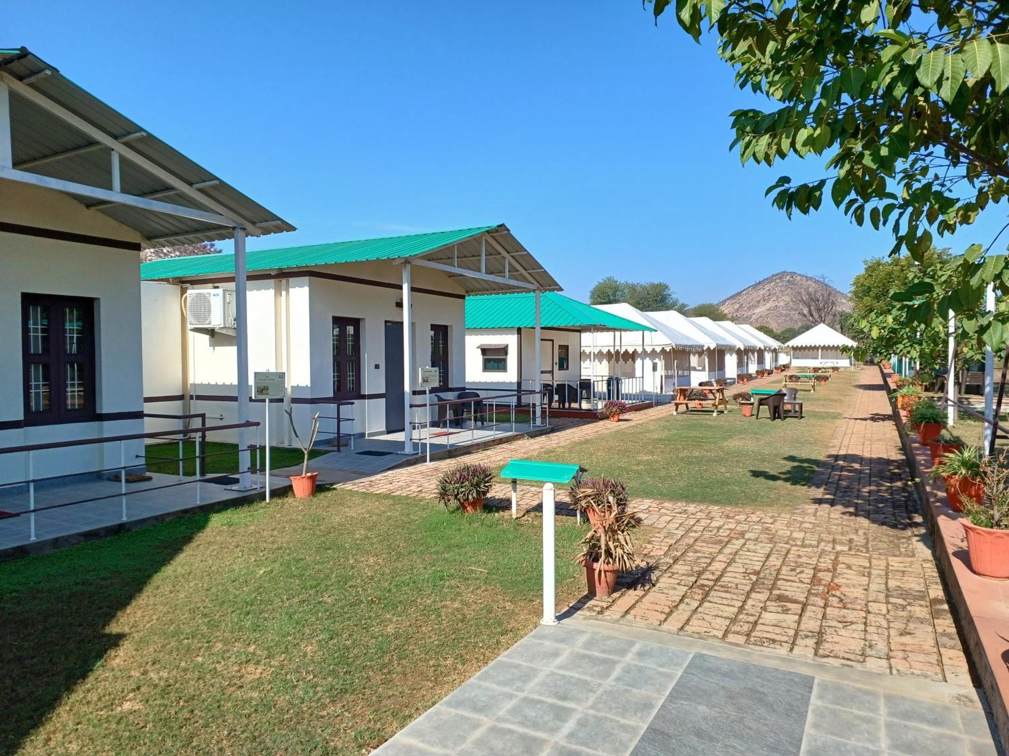 Shivir Aranya - Wilderness Resort Alwar Esterno foto