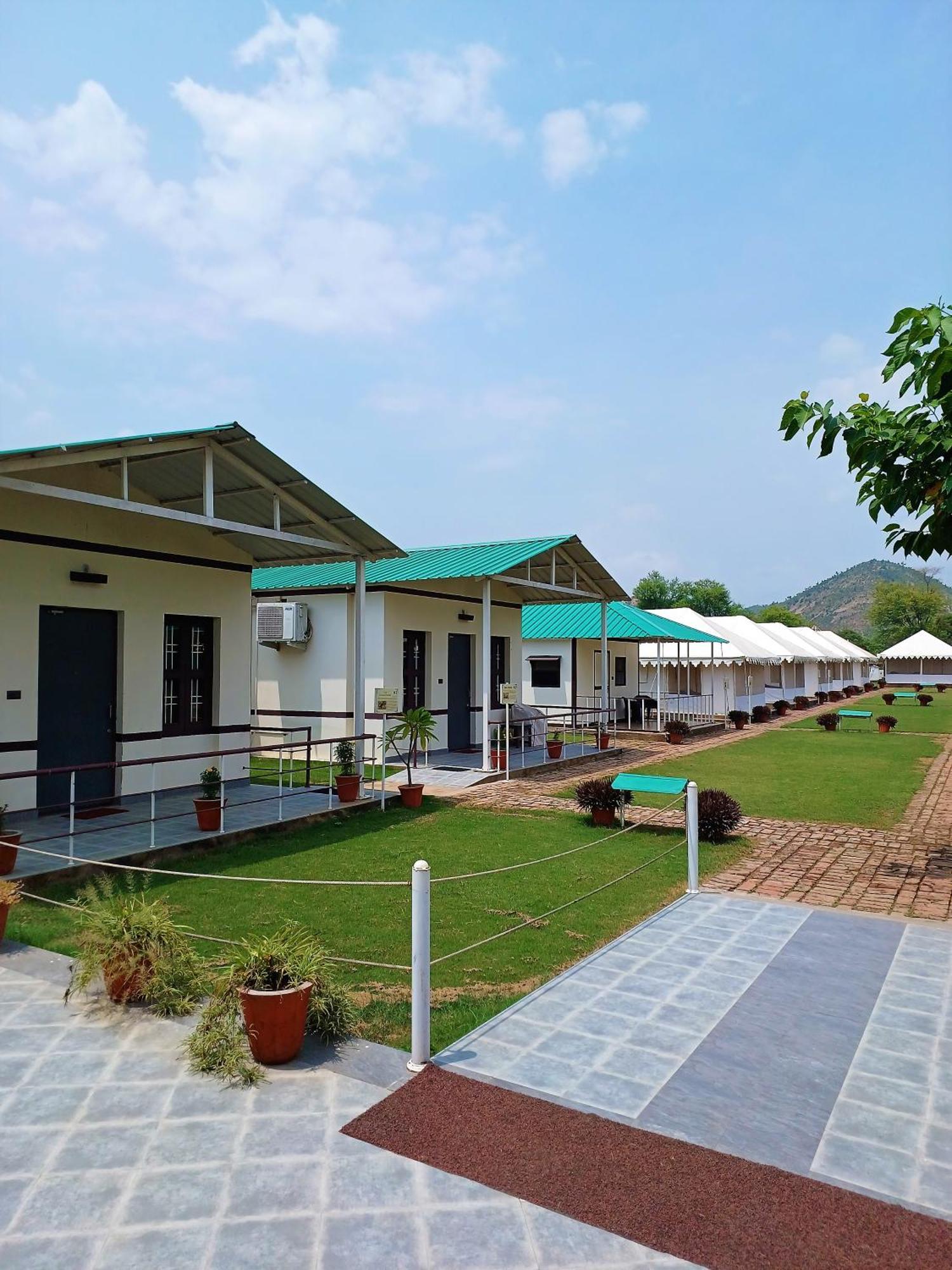 Shivir Aranya - Wilderness Resort Alwar Esterno foto